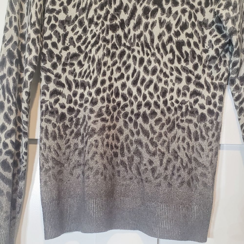 Cato Animal Print Leopard Sweater Pullover Black Gray Size Large Round Neck - Picture 4 of 10
